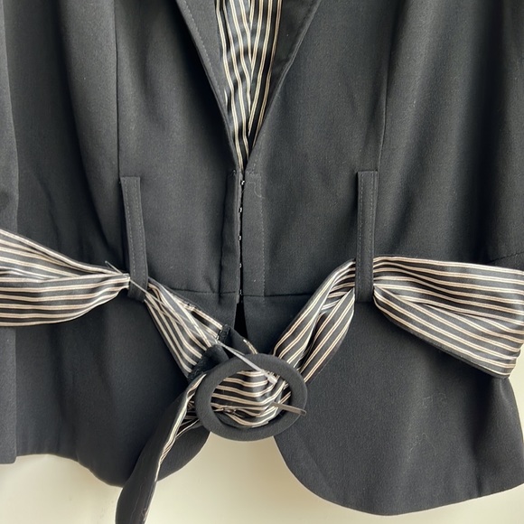 Torrid Belted Balloon Sleeves jacket - Picture 8 of 11